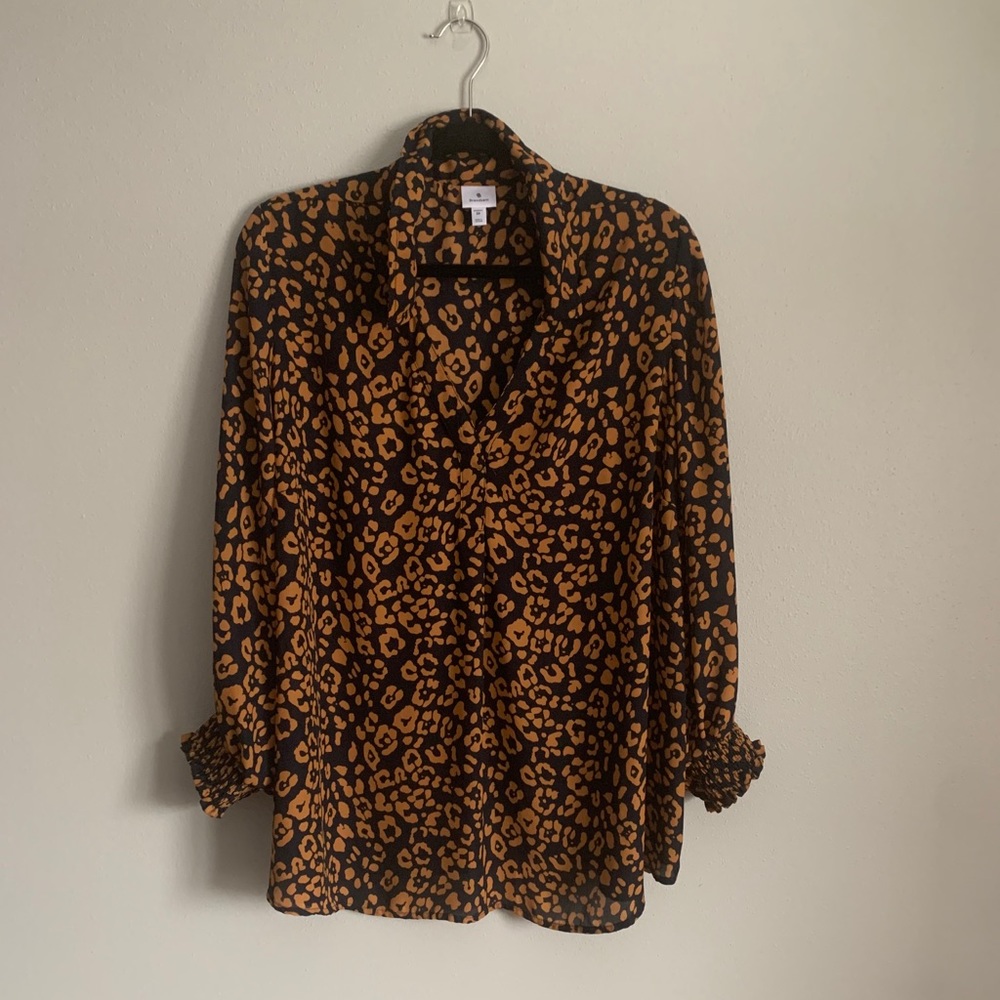 NWOT - very dark navy/gold leopard print top